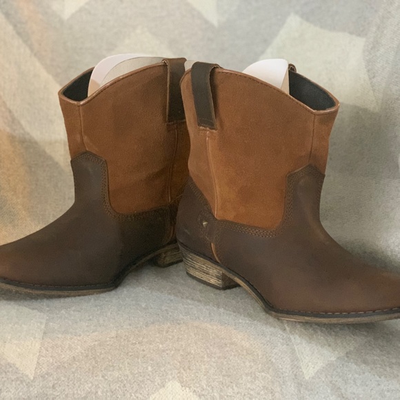 Santa Fe Boot Tan Leather & Suede Ankle Cowboy Boot - Picture 9 of 9